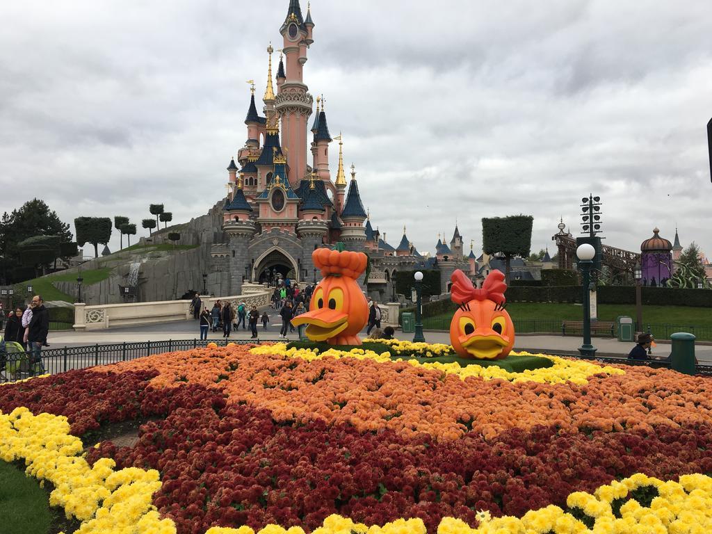 F&B'S Home Disneyland Paris Serris Exterior foto